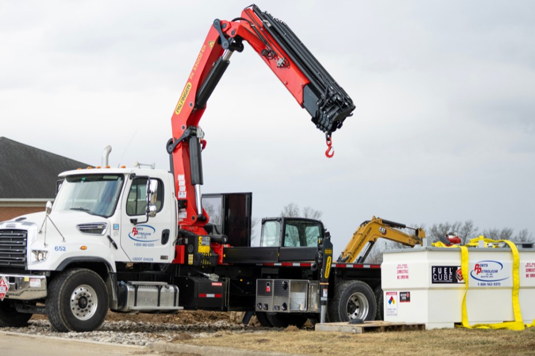Ports Crane Truck delivering a fuel cube.